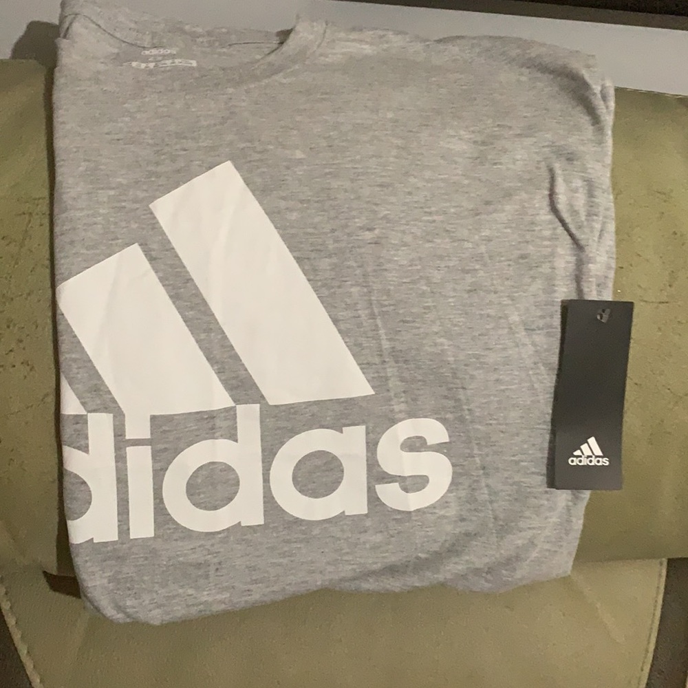 Adidas T-Shirt NWT- Heather Grey Logo Size 2XL